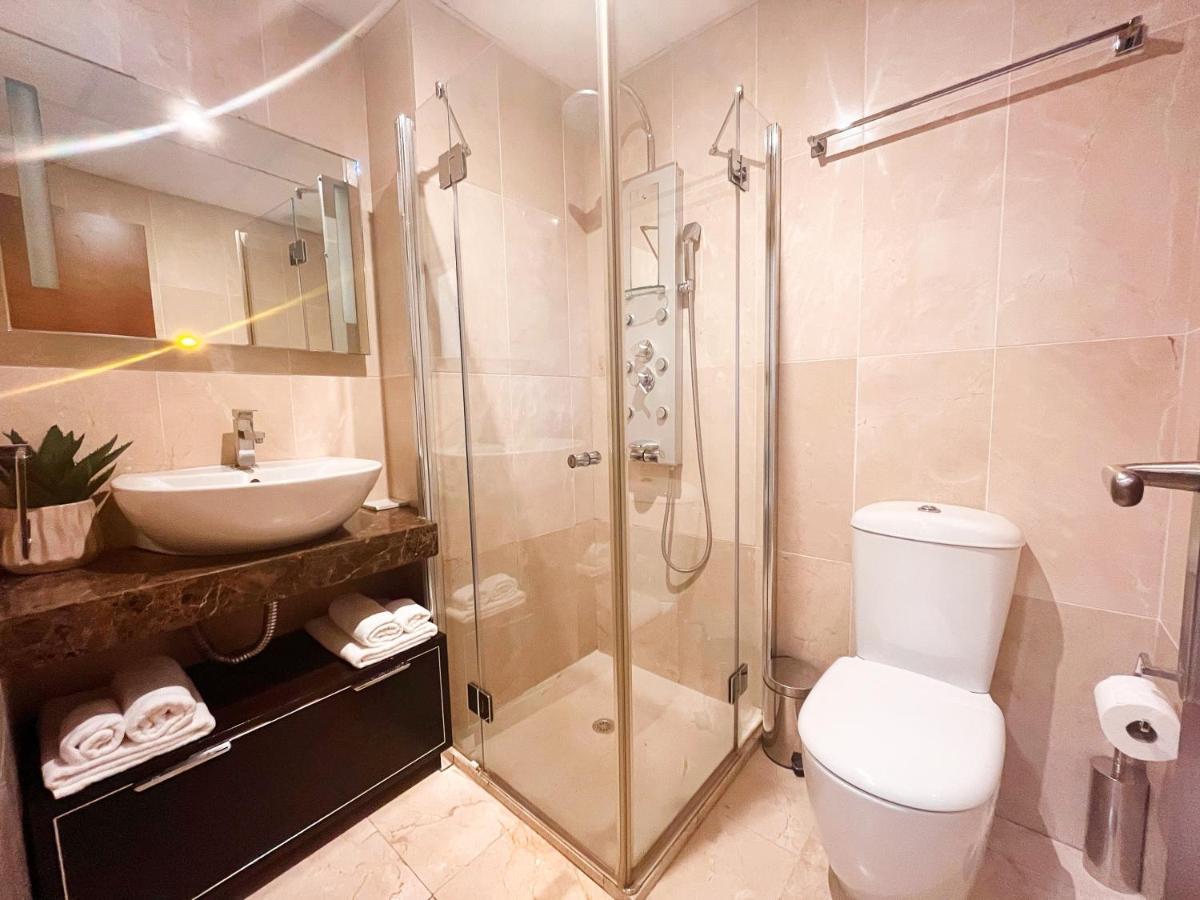 Homely Malaga Carreteria Con Piscina Ngoại thất bức ảnh